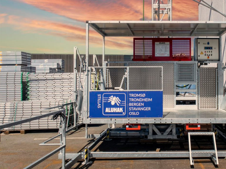 European manufacturer of tubular scaffolding and renter of lifting machinery